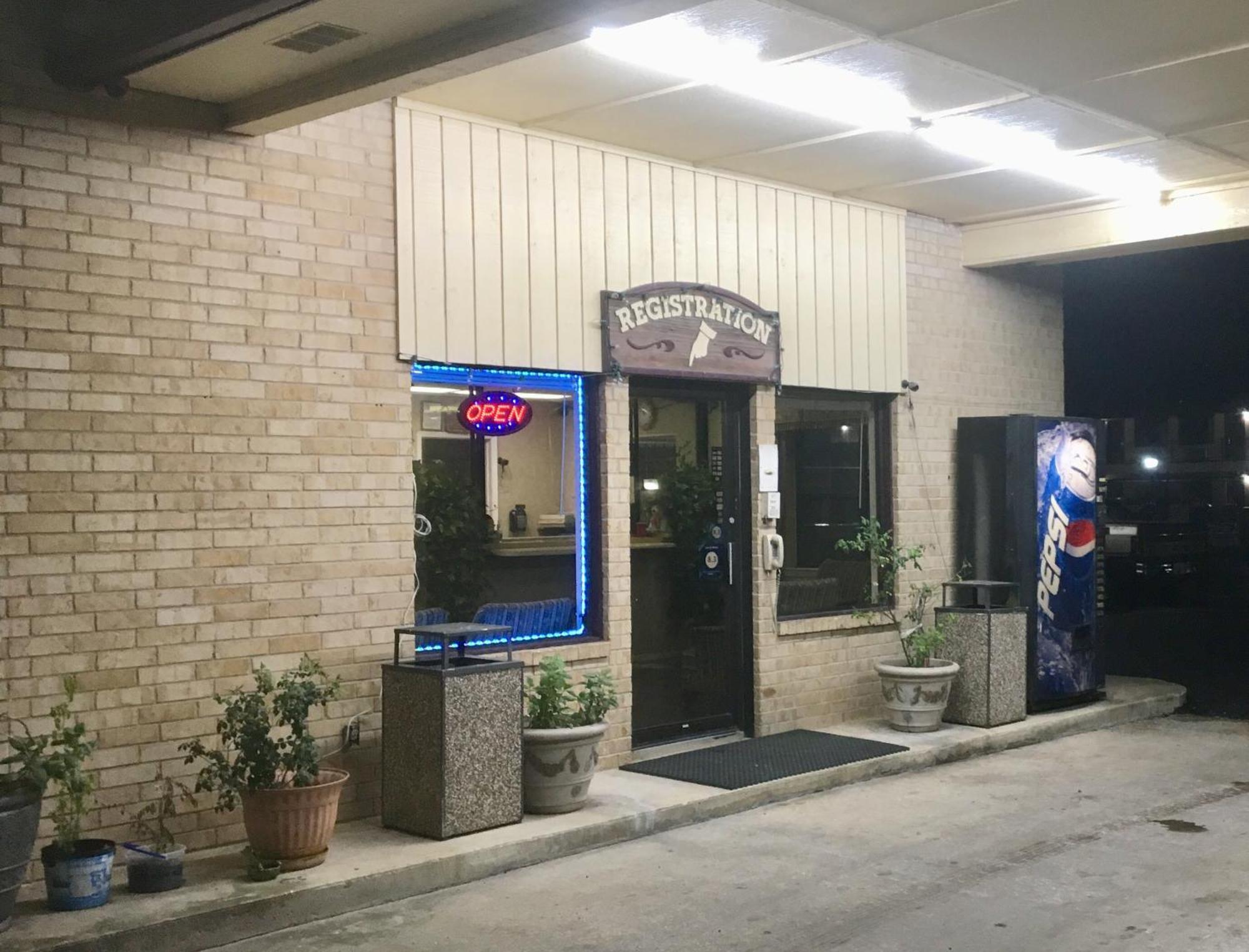 The Inn At Mexia エクステリア 写真